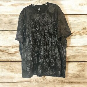 NWT Men’s Forever 21 Textured Top. Retail $25.00